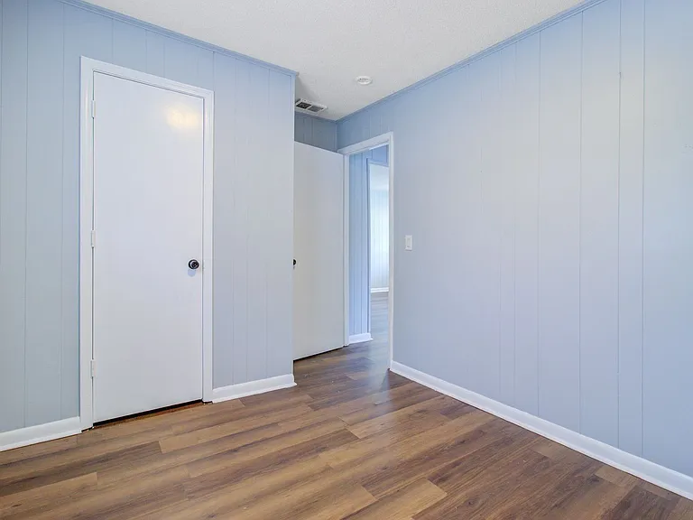 Marilyn Apartments — Photo 9