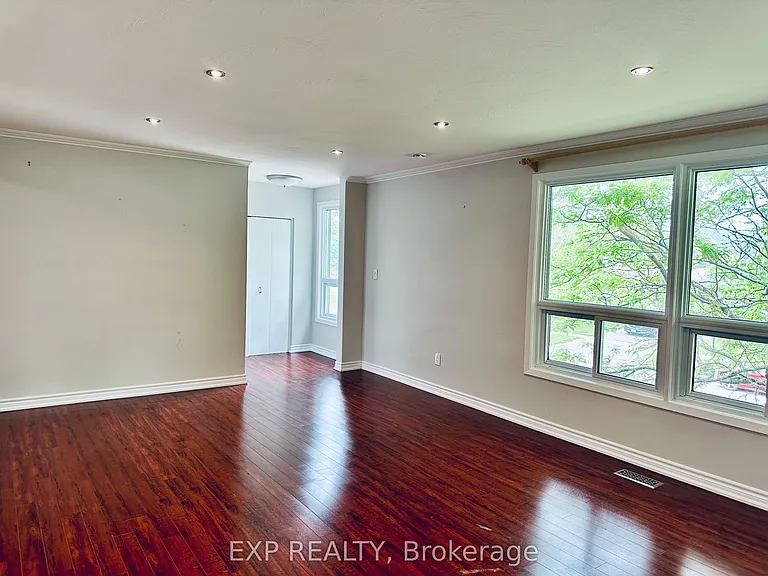 1374 Charles Dr #2B — Photo 1