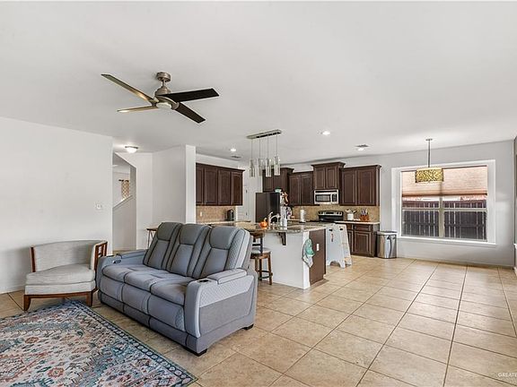 5th image of 3802 Santa Veronica St