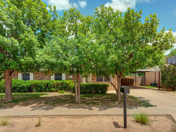 880 N 20th St, Slaton, TX 79364