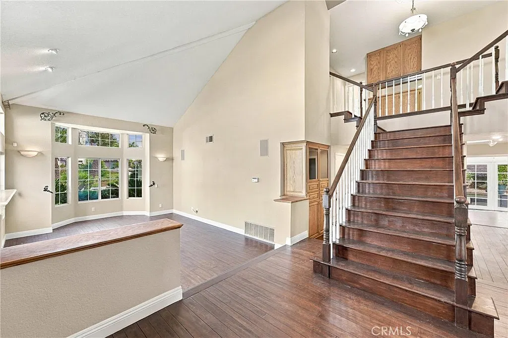4 bed, 3204 sqft, $6,200 — Photo 4