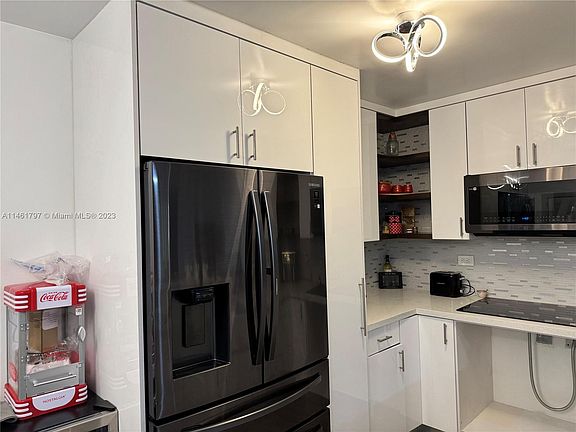 4th image of 9491 Palm Cir S APT 104
