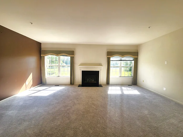 406 Clairborne St — Photo 10