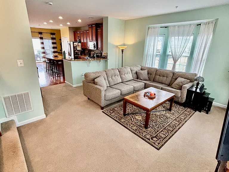 7673 Timbercross Ln — Photo 7