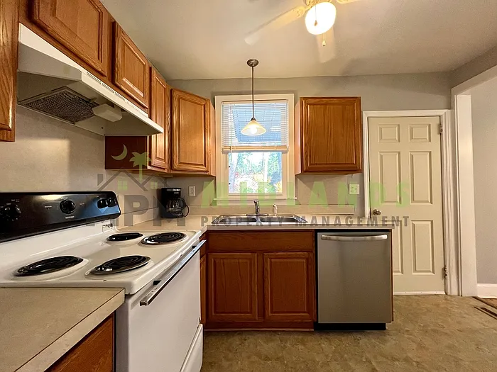 2899 Forest Dr — Photo 18