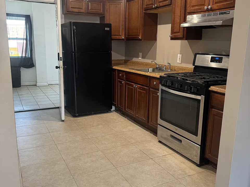 372 Connecticut St #1