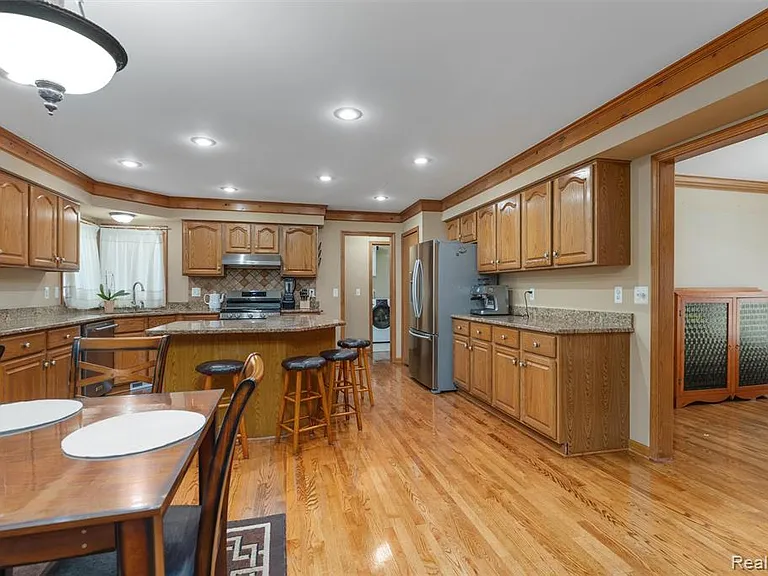 47105 Liberty Bell Rd E — Photo 13