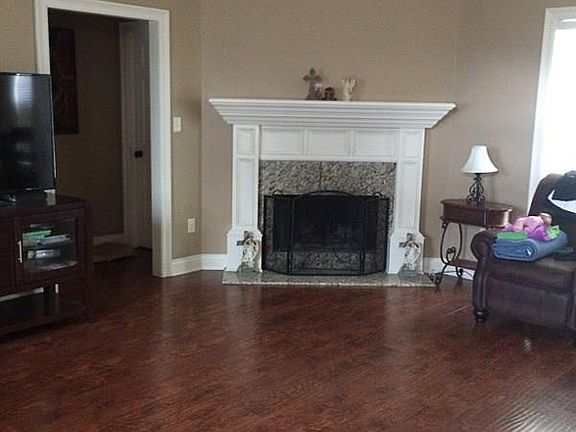 3rd image of 207 Mandalay East Dr