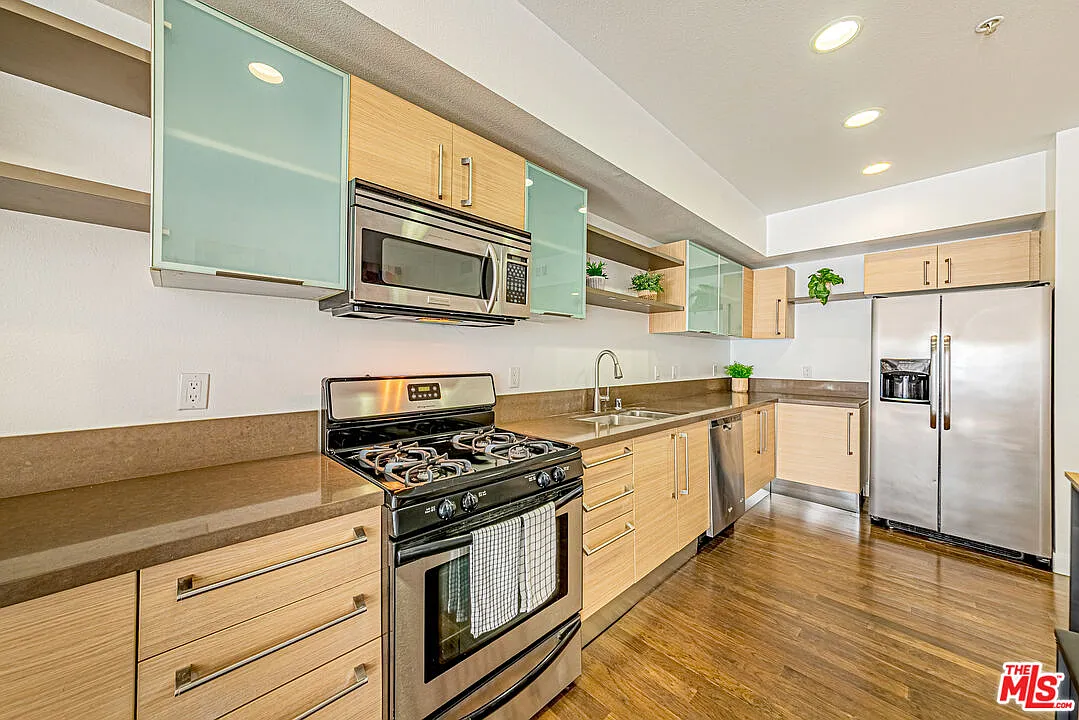 1 bed, 2.0 bath, 1130 sqft, $2,800 — Photo 3