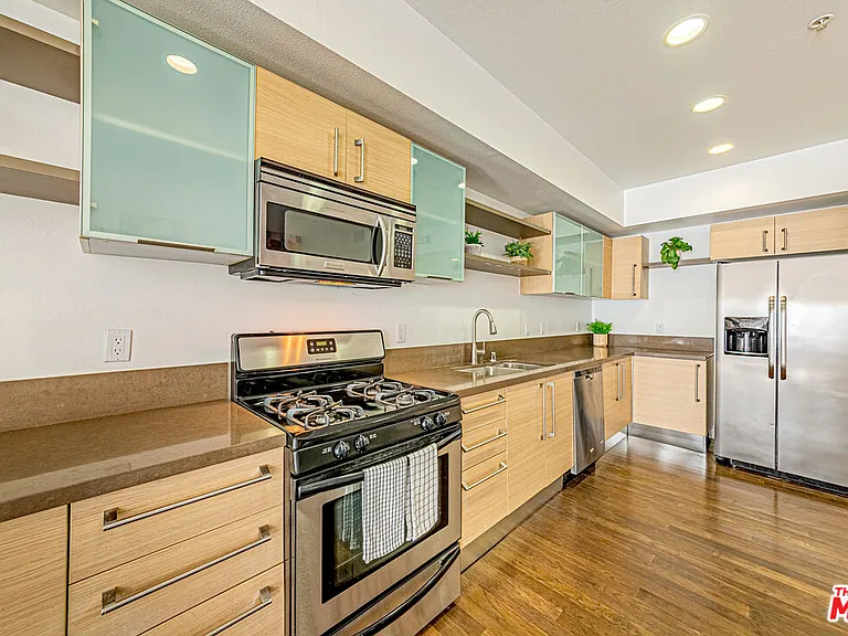 1234 Wilshire Blvd #321 — Photo 3