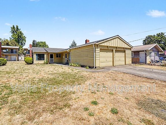 2nd image of 2519 Hyde Ct SE
