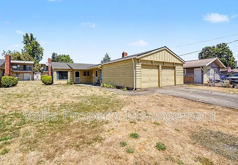 2519 Hyde Ct SE — Photo 2