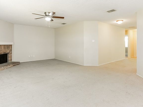 3rd image of 129 Phlox Ln