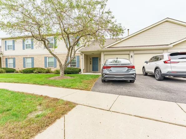 1011 Sommerset Ct APT C, Elgin, IL 60120