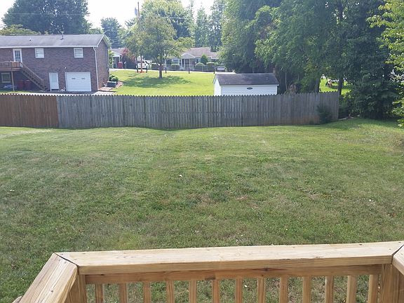 4th image of 1227 Meadowview Ave