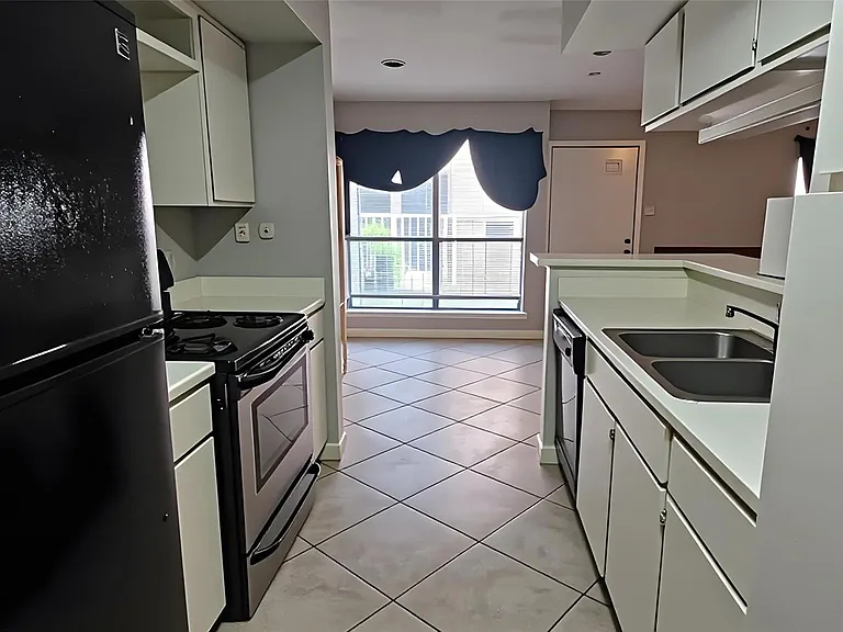 6633 W Airport Blvd #1405 — Photo 8