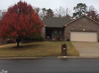 34 Blue Mountain Dr, Maumelle, AR 72113