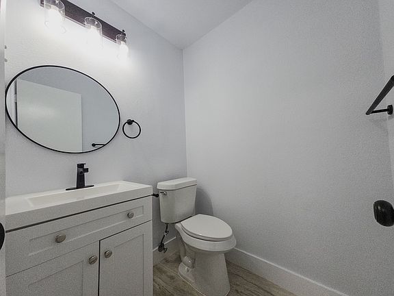 4th image of 3034 Alcannon Ave