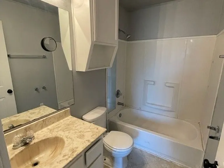 2420 S 12th St — Photo 14