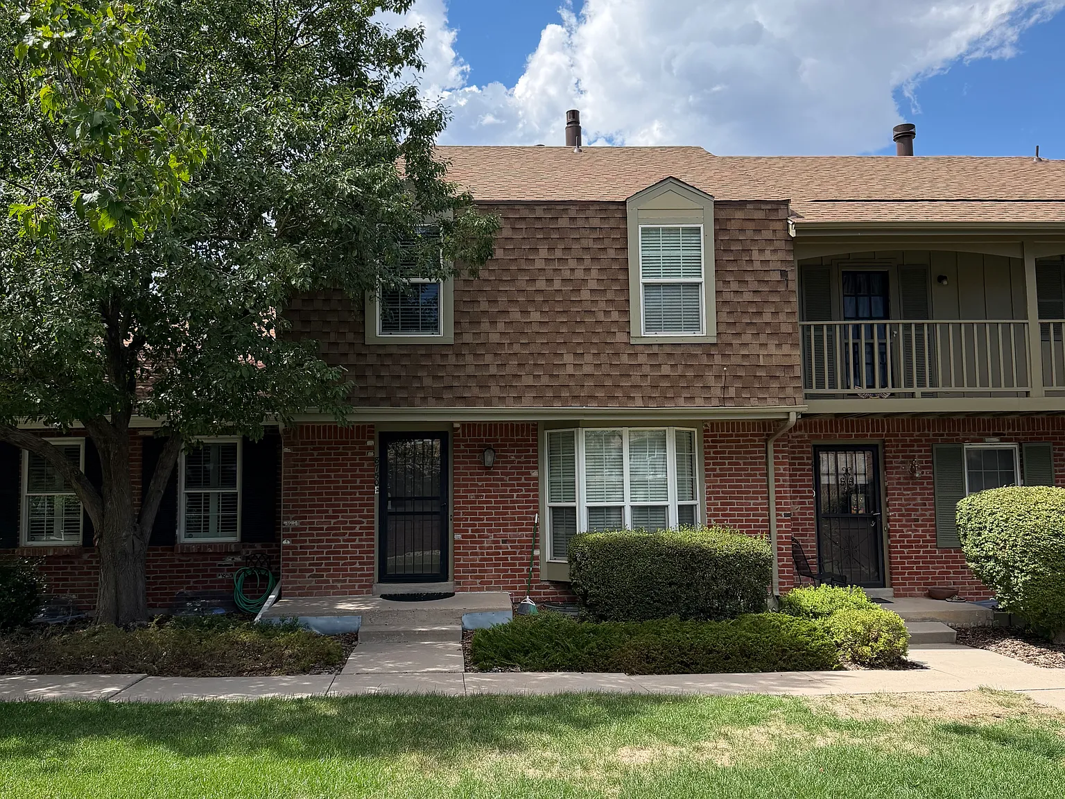 3 bed, 2.5 bath, 2002 sqft, $2,850 — Photo 2
