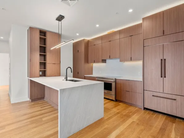 58 Kent St #401, Brookline, MA 02445