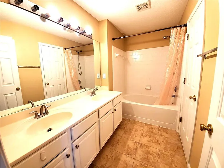 11090 Wittenridge Dr — Photo 9