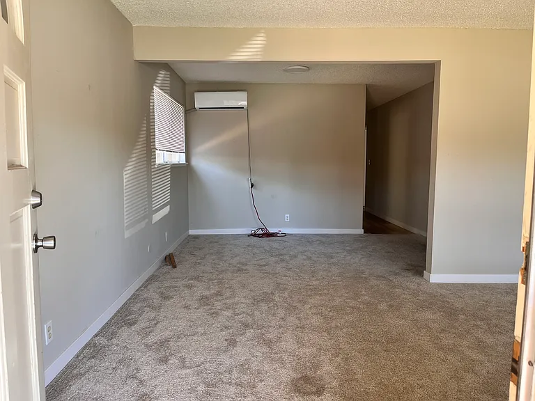 651 Aztec Ct — Photo 3
