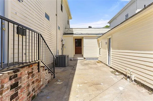 Building Photo - 801 Austerlitz St #B
