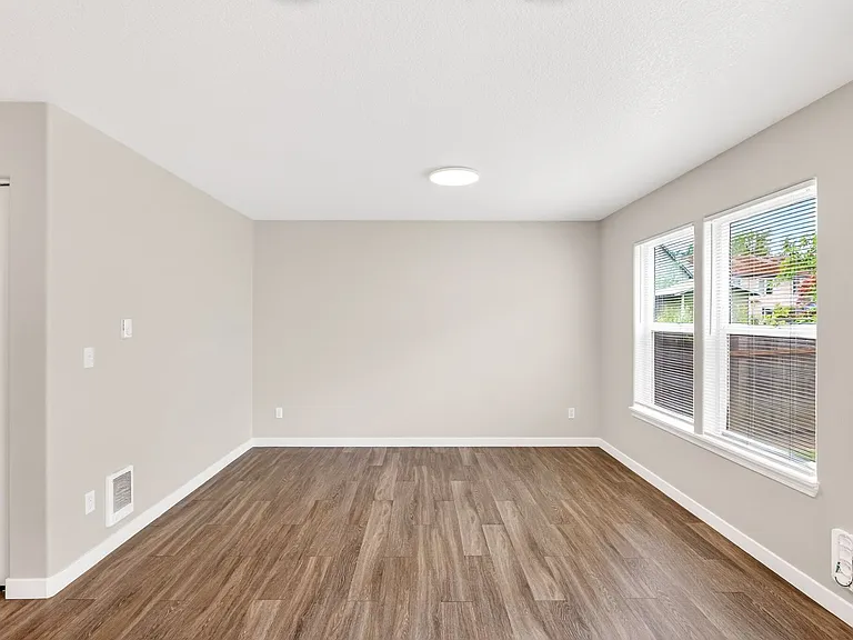 4263 SW 159th Ave — Photo 6