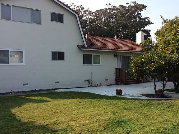 2nd image of 2347 Stanford Pl
