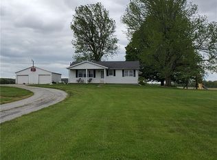 926 E 625 North Rd, Tower Hill, IL 62571