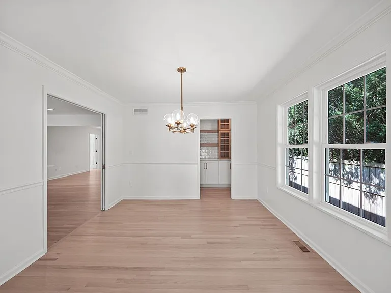 650 W Lincoln St — Photo 16