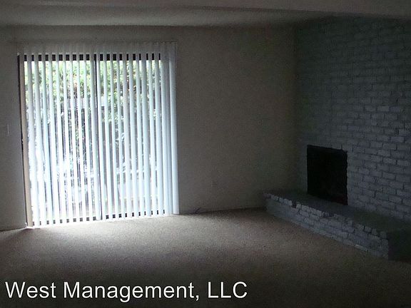 3rd image of 1122 NE Minnehaha St