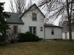 720 9th St, Howard Lake, MN 55349