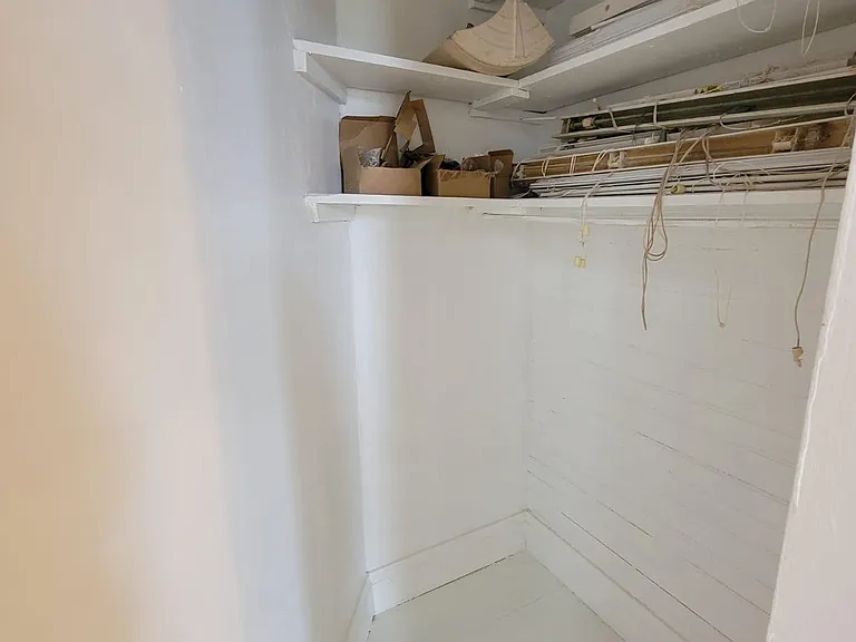 215 W Main St — Photo 9