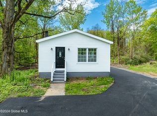 40 Morris Rd, Schenectady, NY 12304