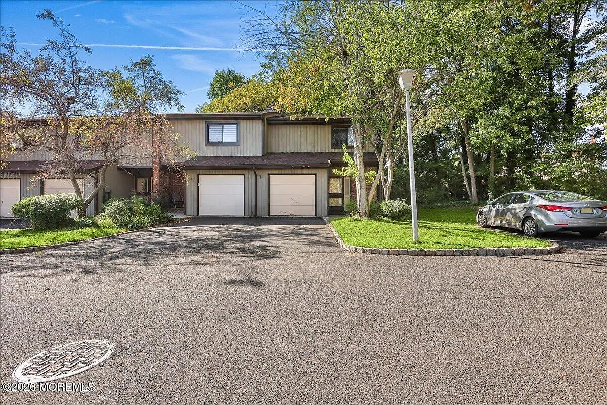 3 bed, 2.5 bath, 1663 sqft, $3,300 — Photo 3
