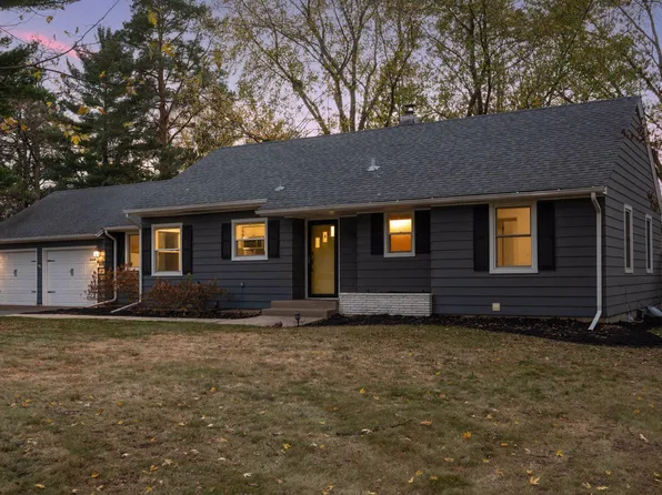 3542 Lowell St, Deephaven, MN 55391