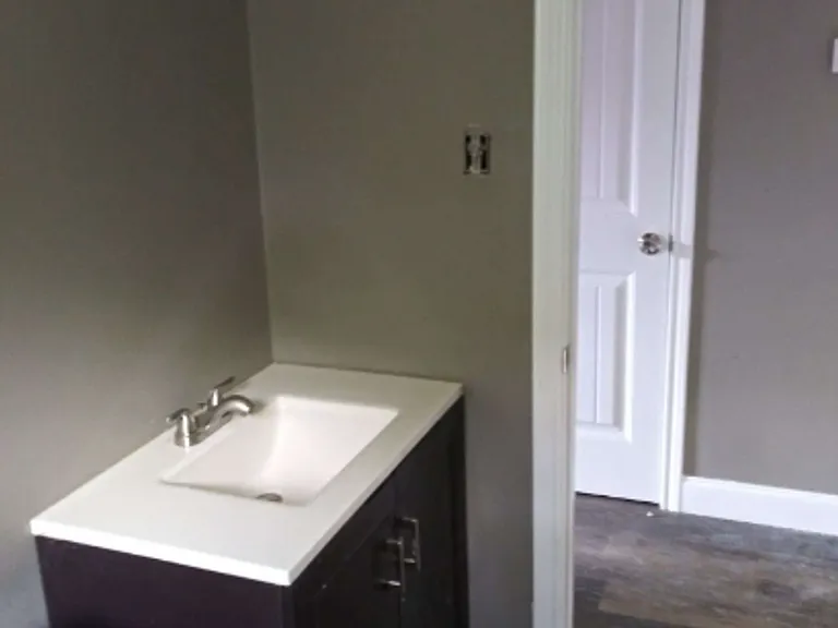 1126 Park Cir — Photo 1