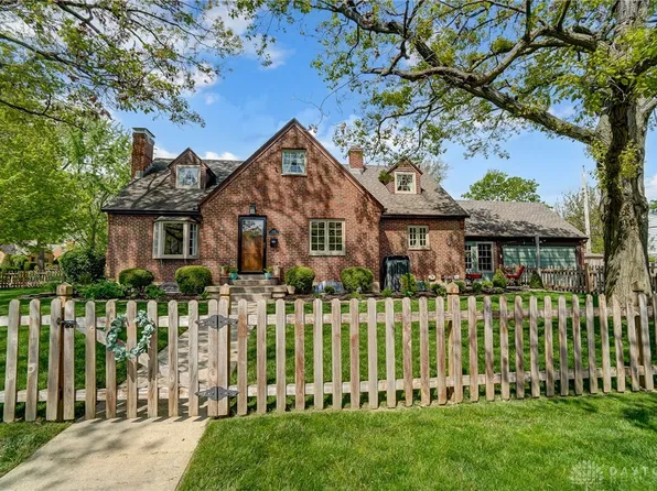 1121 Delaine Ave, Dayton, OH 45419