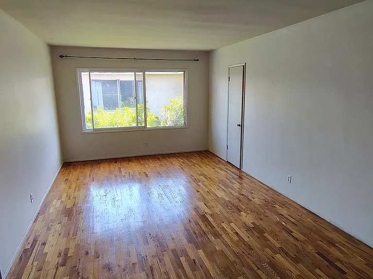 1511 S Bedford St #5 — Photo 2