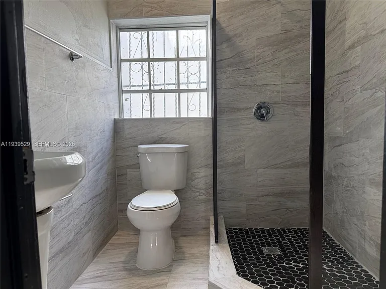 22 NE 51st St #2 — Photo 14