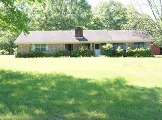 42 Jolly Ridge Cir, Columbus, MS 39705