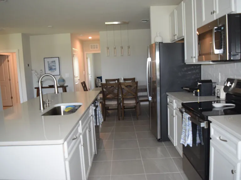 9670 SW Libertas Way — Photo 20