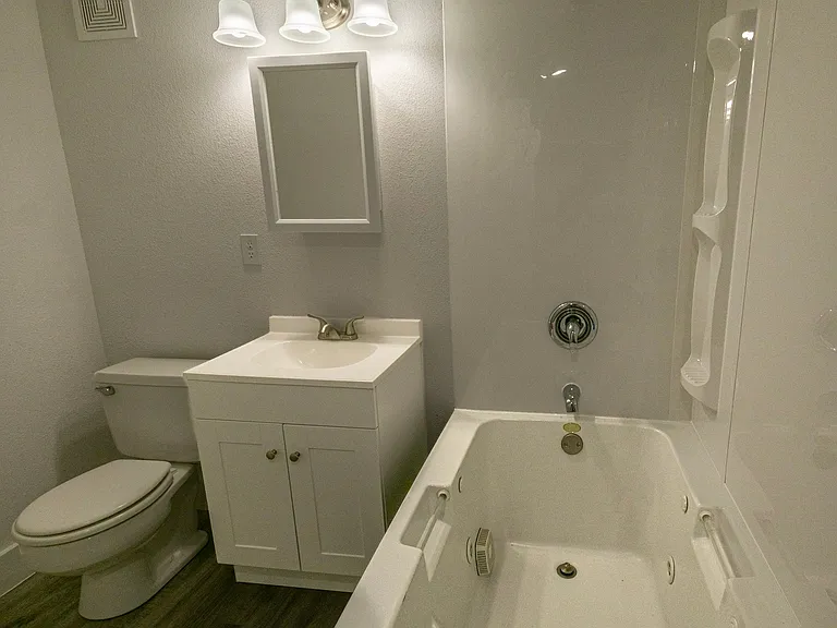 611 Railroad Ave #1 — Photo 9