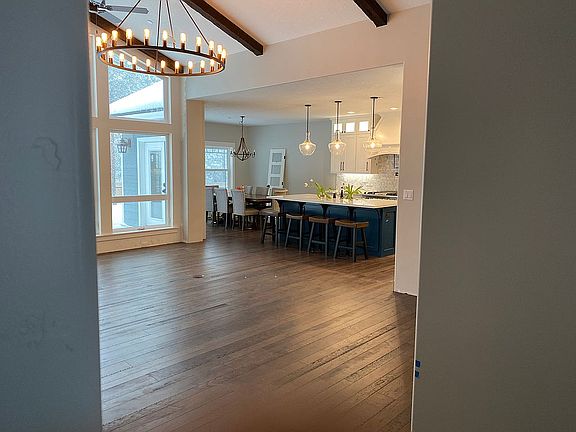 4th image of 990 Eagles Nest Ct