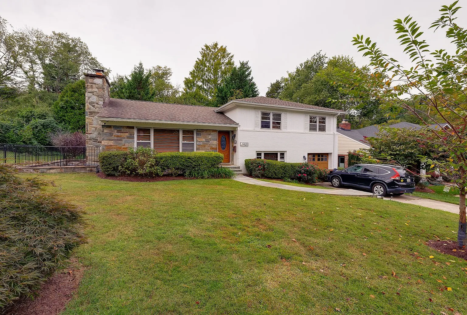 Bethesda (Walter Johnson Hs) 4br/3ba Detached Available For Multi-Year Lease — Photo 2
