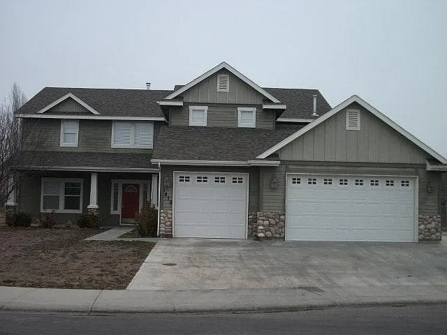 1870 E Fireside Ct