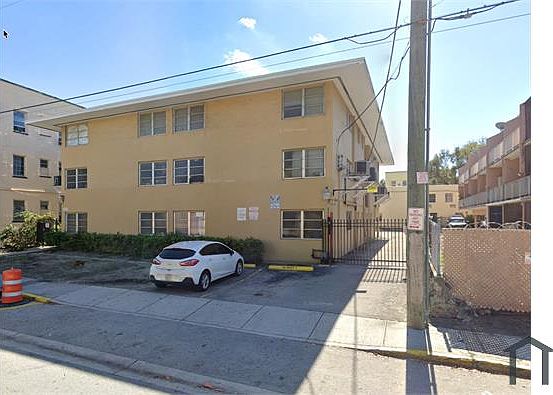 1st image of 954 SW 4th St APT 12