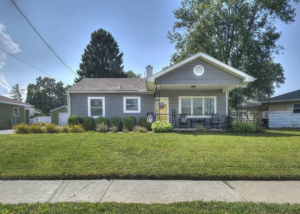 1st image of 743 Lilac Ln